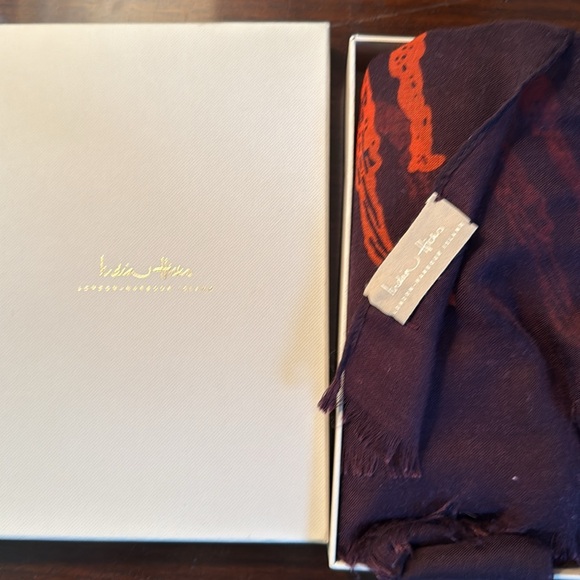 INDIA HICKS Bundle: Junkanoo Tassel + Beetle 🪲 Scarf in Aubergine/Orange - Picture 5 of 7